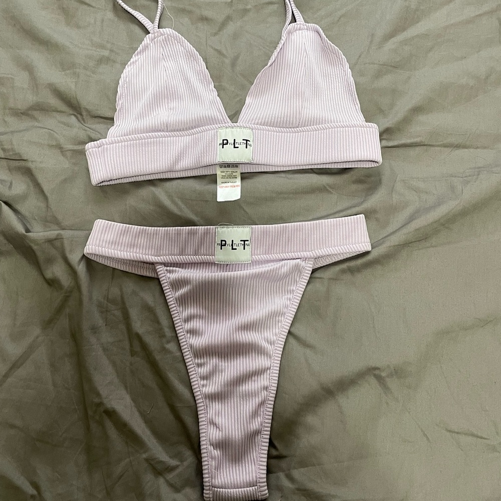 NWOT Pretty Little Thing bra and panty set